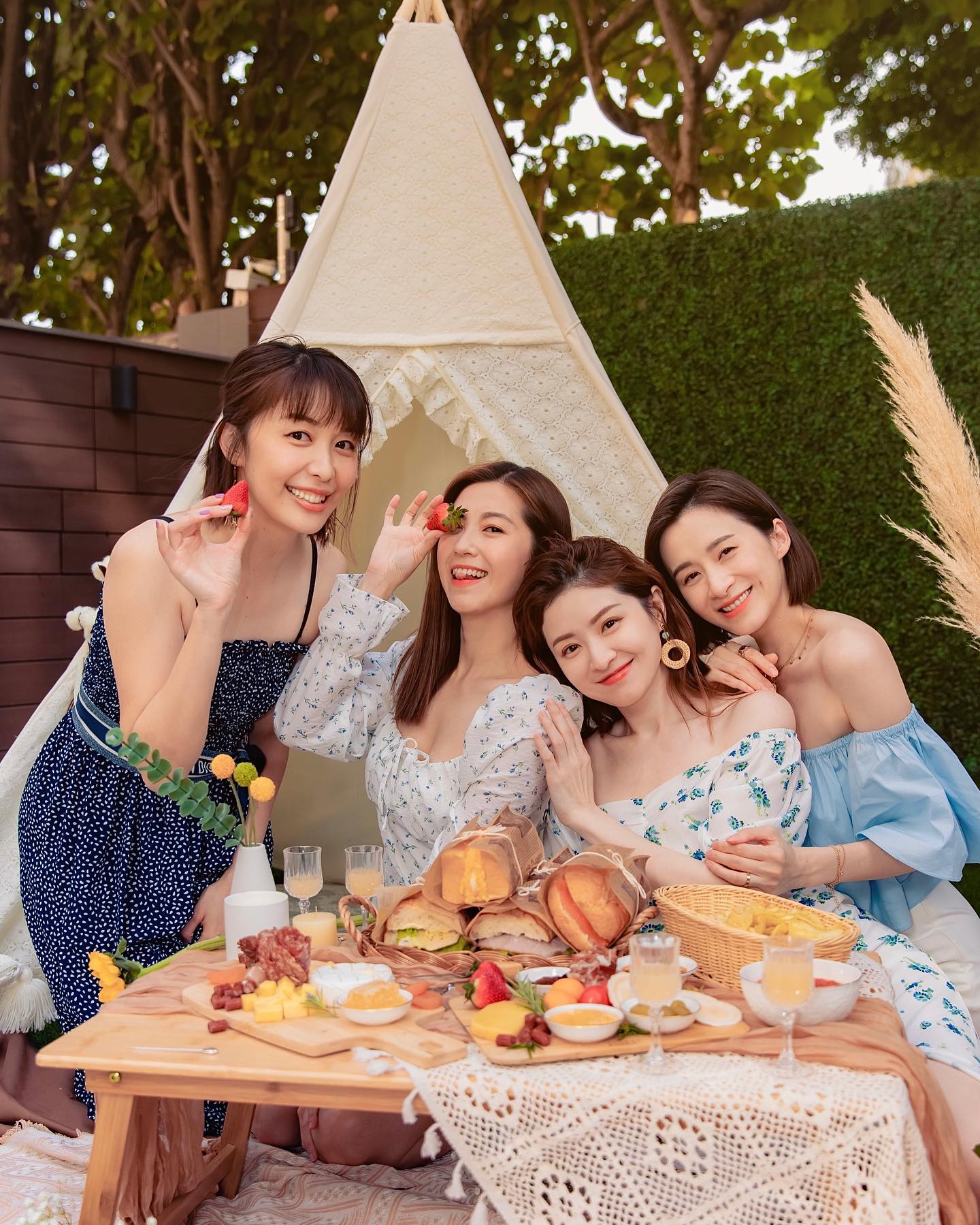 他們在特殊的節日或者你的生日時，總能夠準備一份特別的禮物送給你。