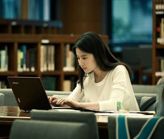 學習投資知識。