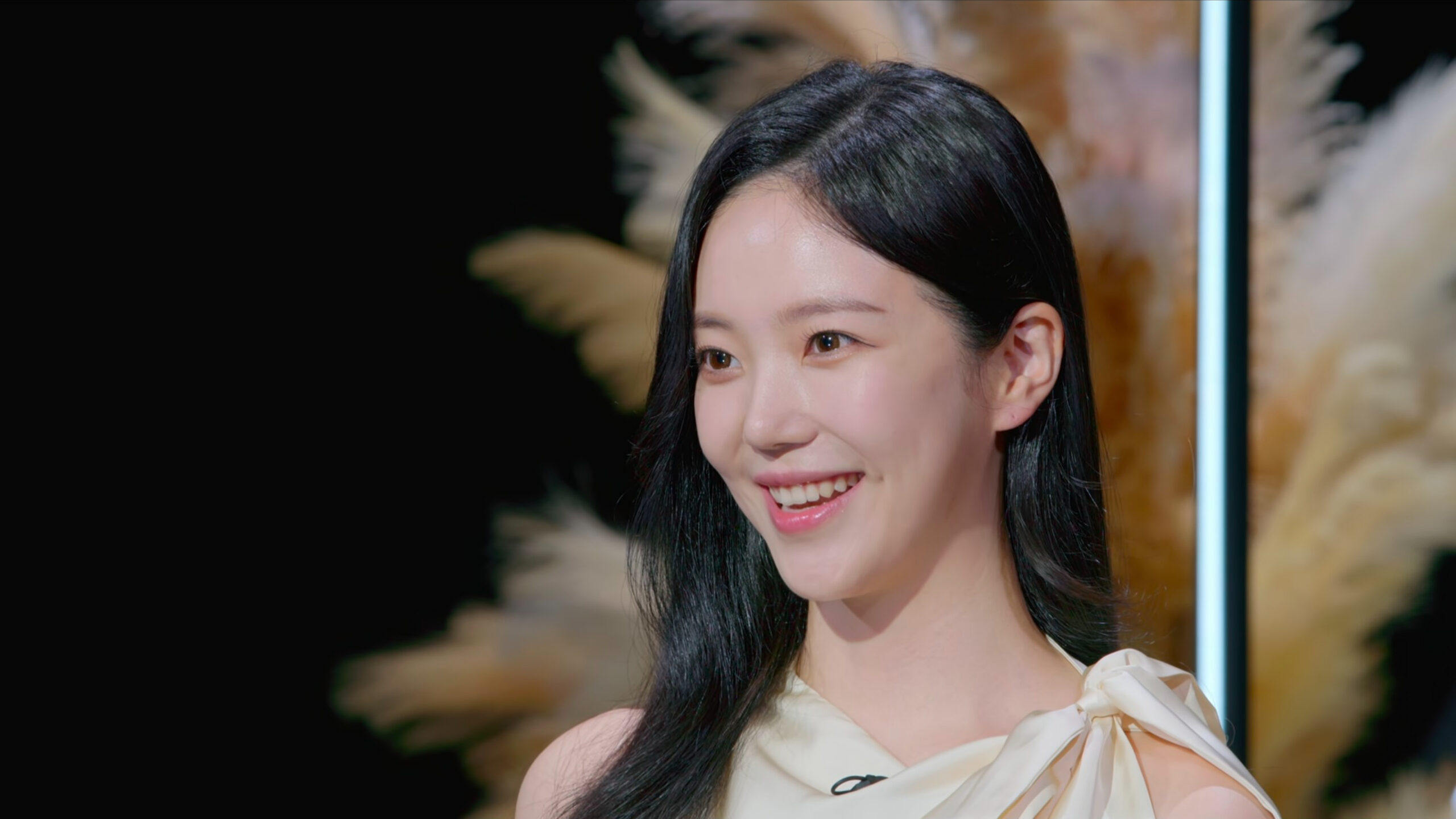 天生擁有迷人的梨渦的尹廈情，認為自己的魅力正是笑容。