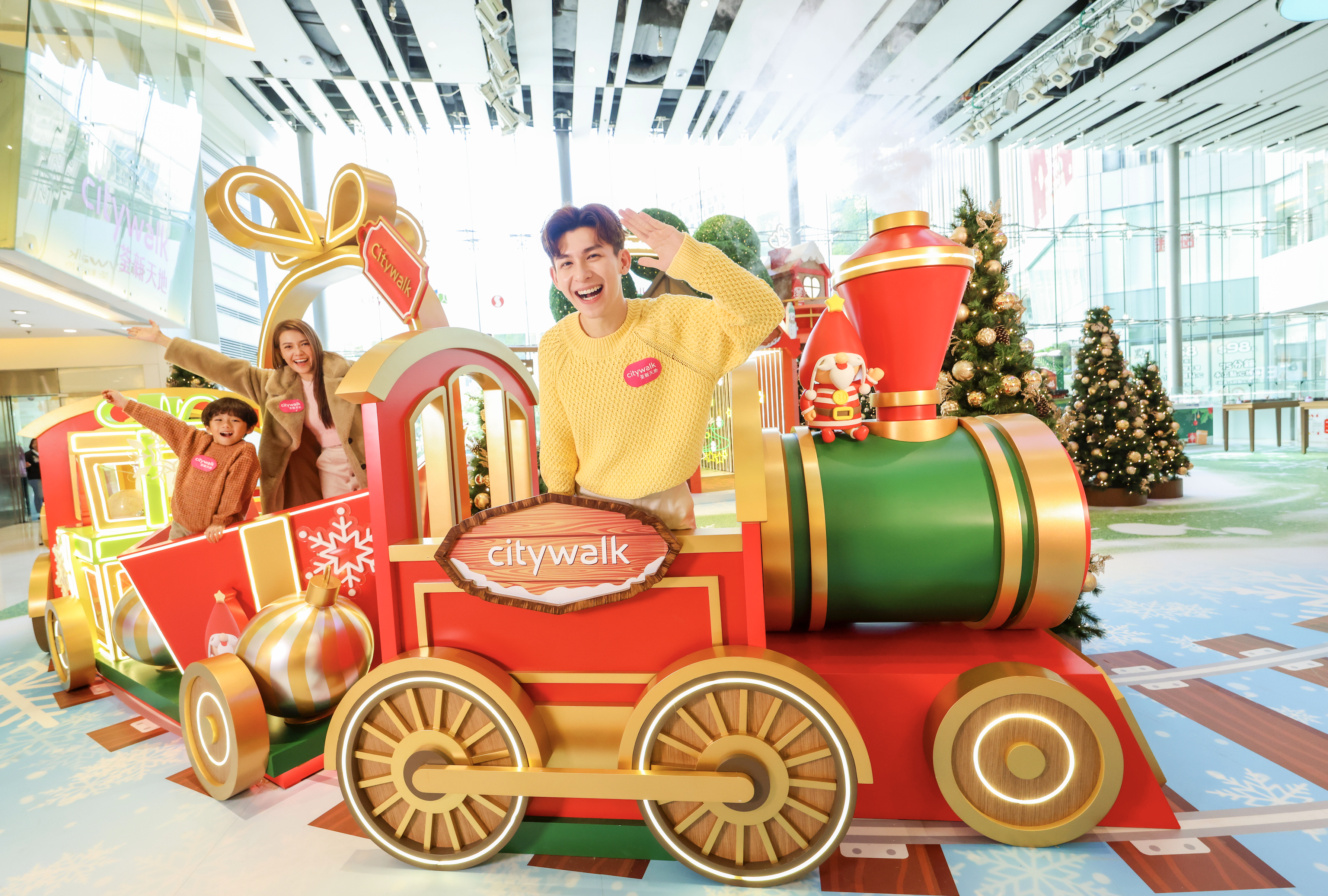 每逢星期六、日,多個本地Busking表演單位將輪流演出一系列極具節日氣氛的樂曲!