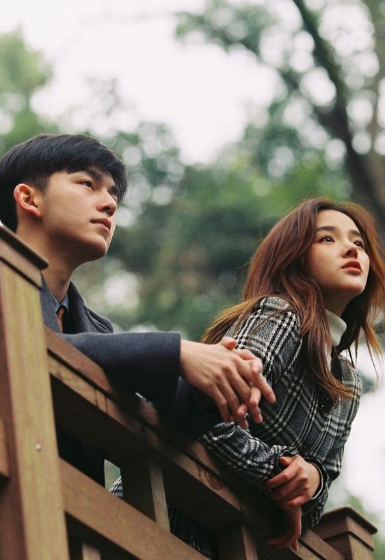 那個你一直感傷著錯過、遺憾的人，他只需要一個人生路口的轉折，就可以把你遺忘。