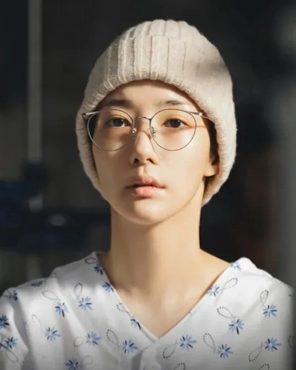 韓劇《和我老公結婚吧》講述朴敏英飾演的女主角罹患癌症，還目睹老公和自己的閨密出軌。