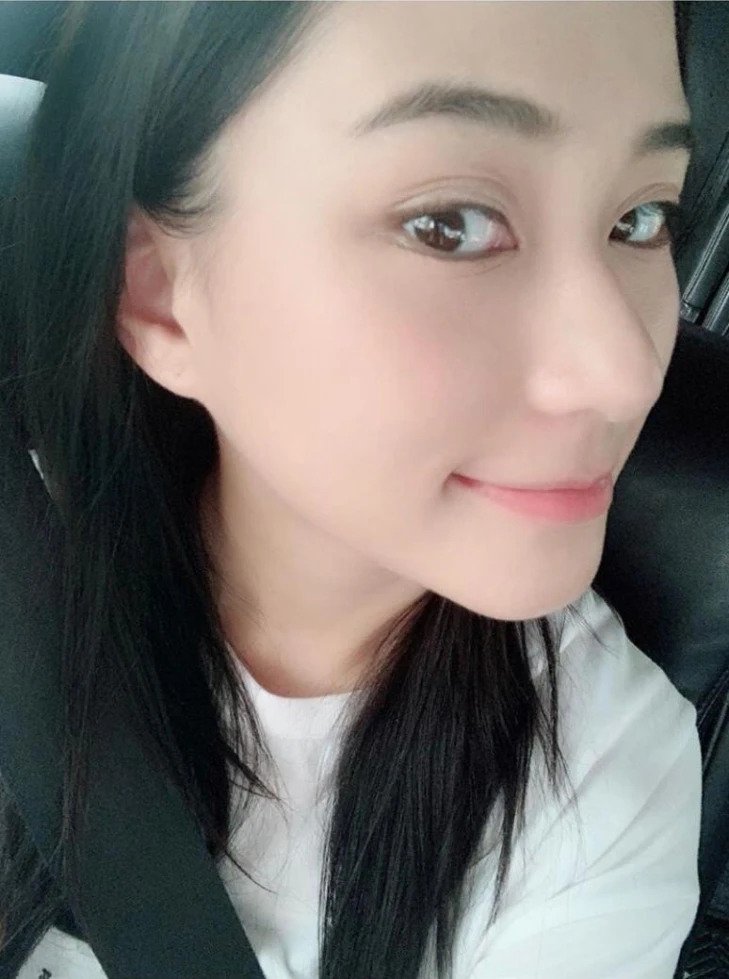 「三文治面膜法」不但成功提亮膚色,而且每個毛孔都感覺「飲飽水」。