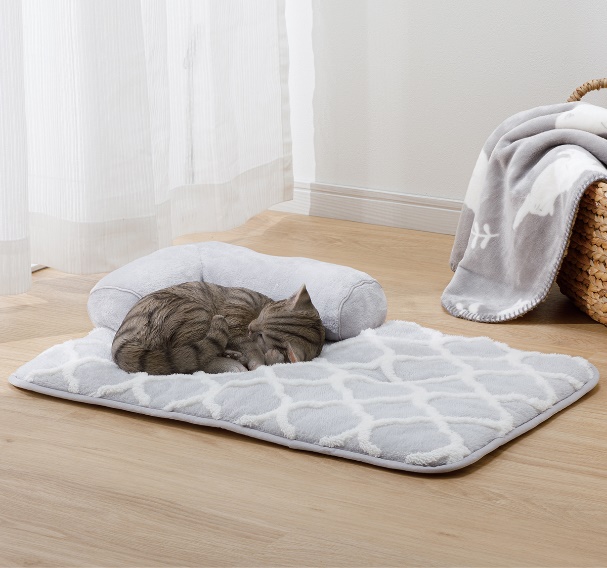 NITORI 吸濕發熱寵物墊連枕 HK$119