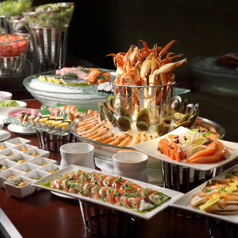 節慶自助晚餐。