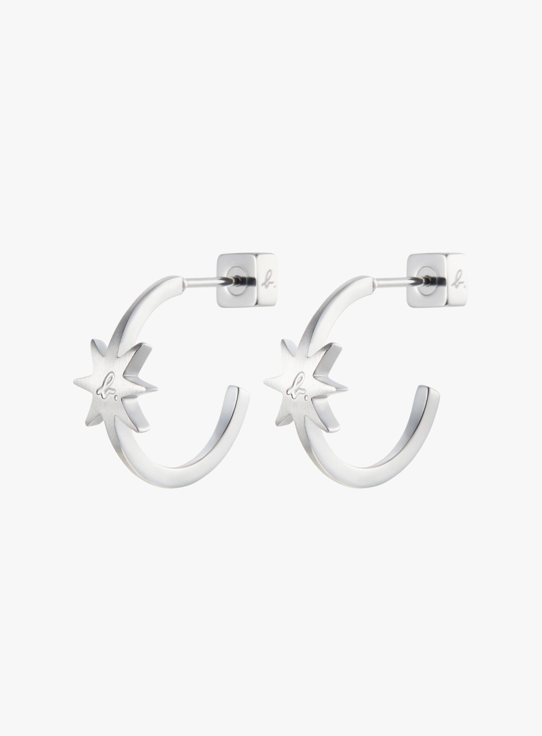 「b.」標誌不銹鋼星形耳環 HK$690