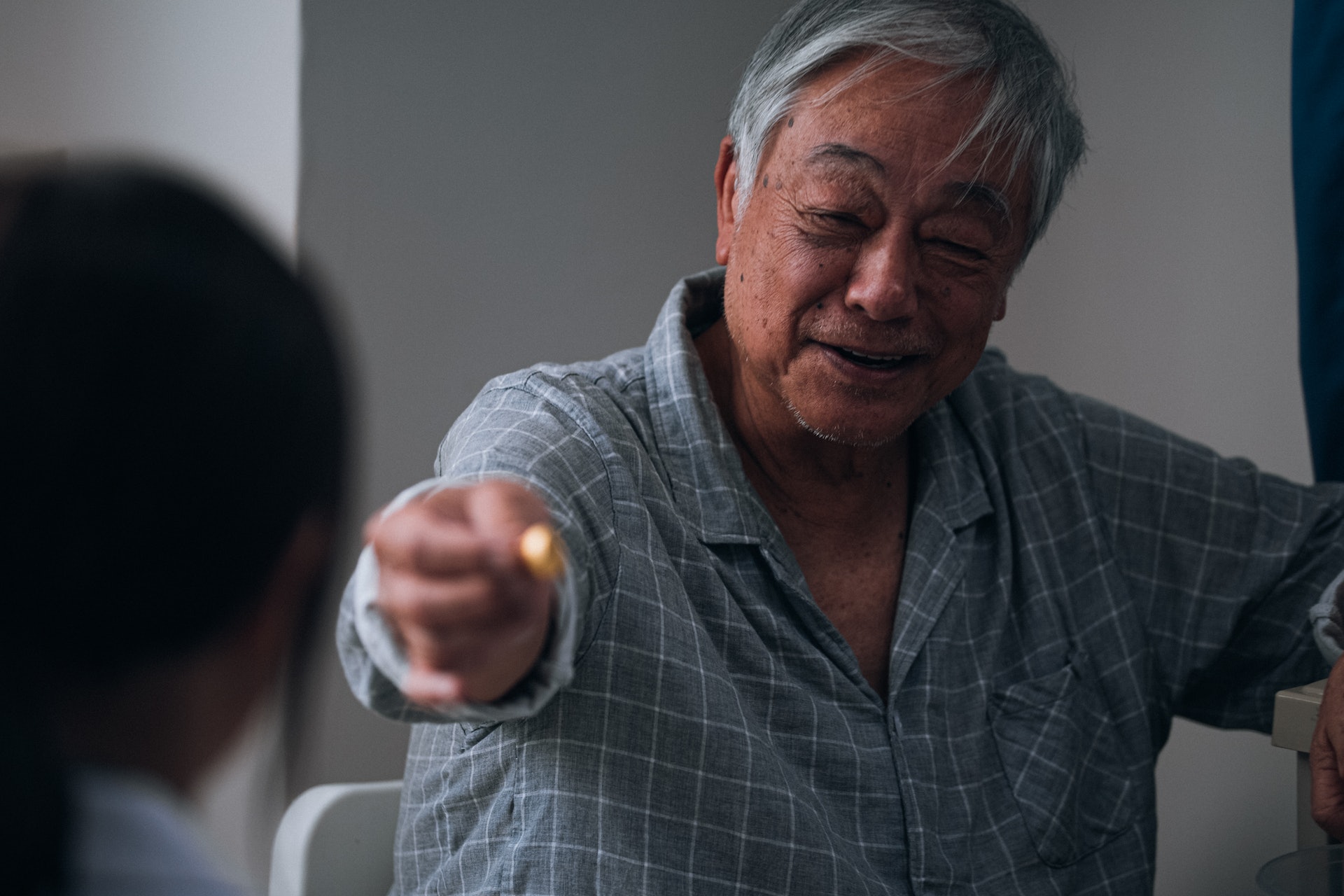 曾江堅持親身上陣跌倒場面。