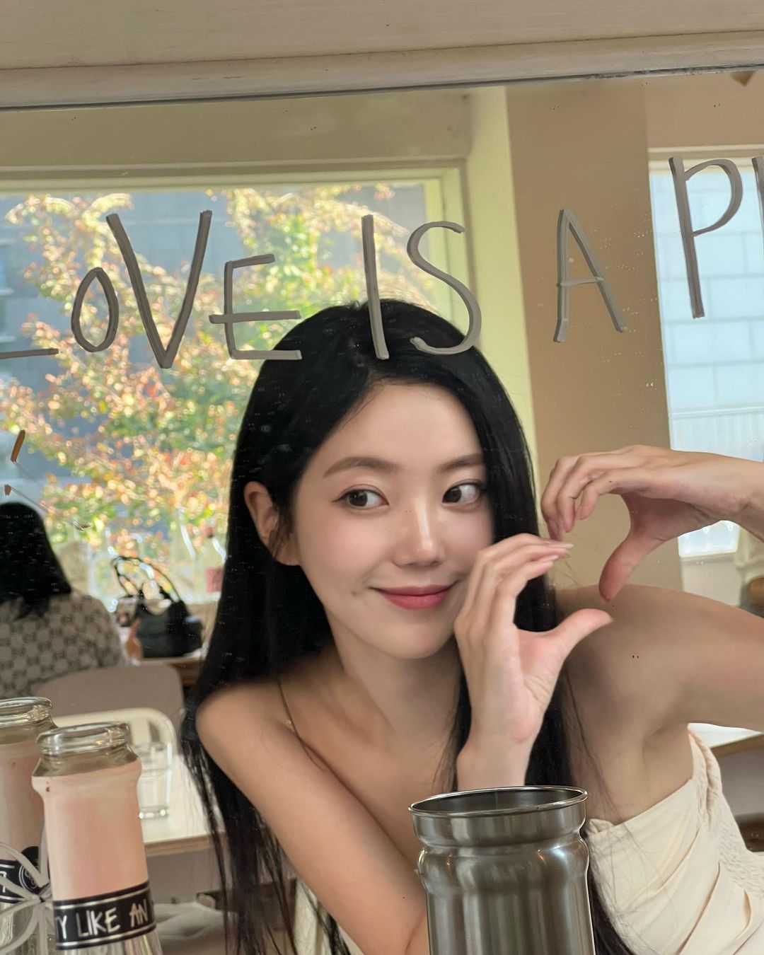 清淡妝容創造天生美。