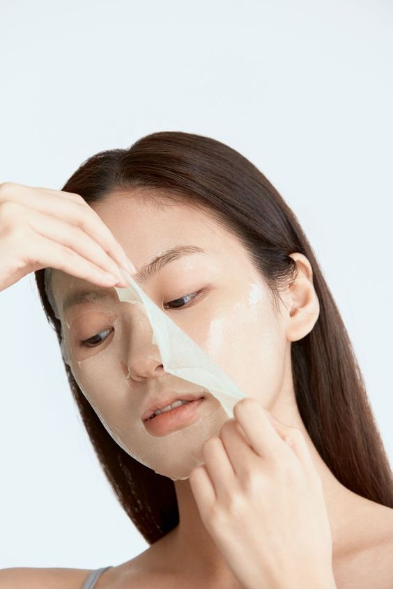 妝前保濕吸收很重要。