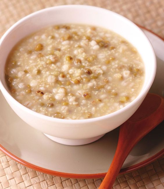 綠豆薏仁湯。