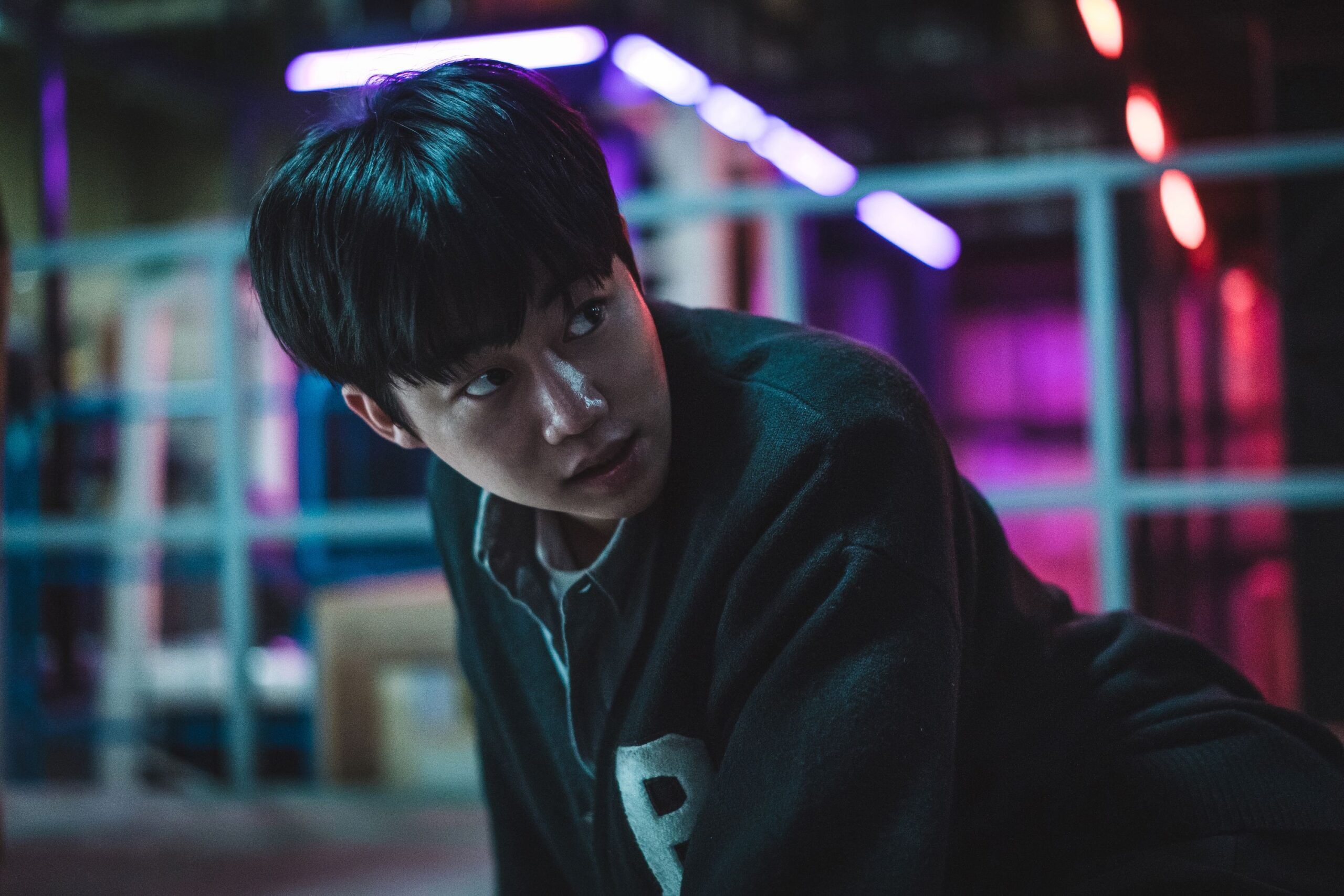 裴正民(朴智彬 飾)