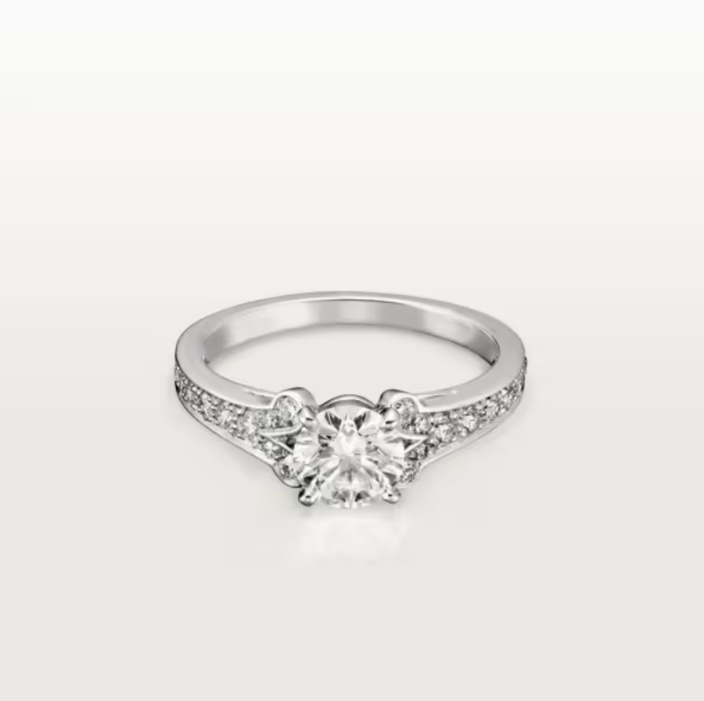 經典Ballerine系列的鑲嵌設計取材自芭蕾舞