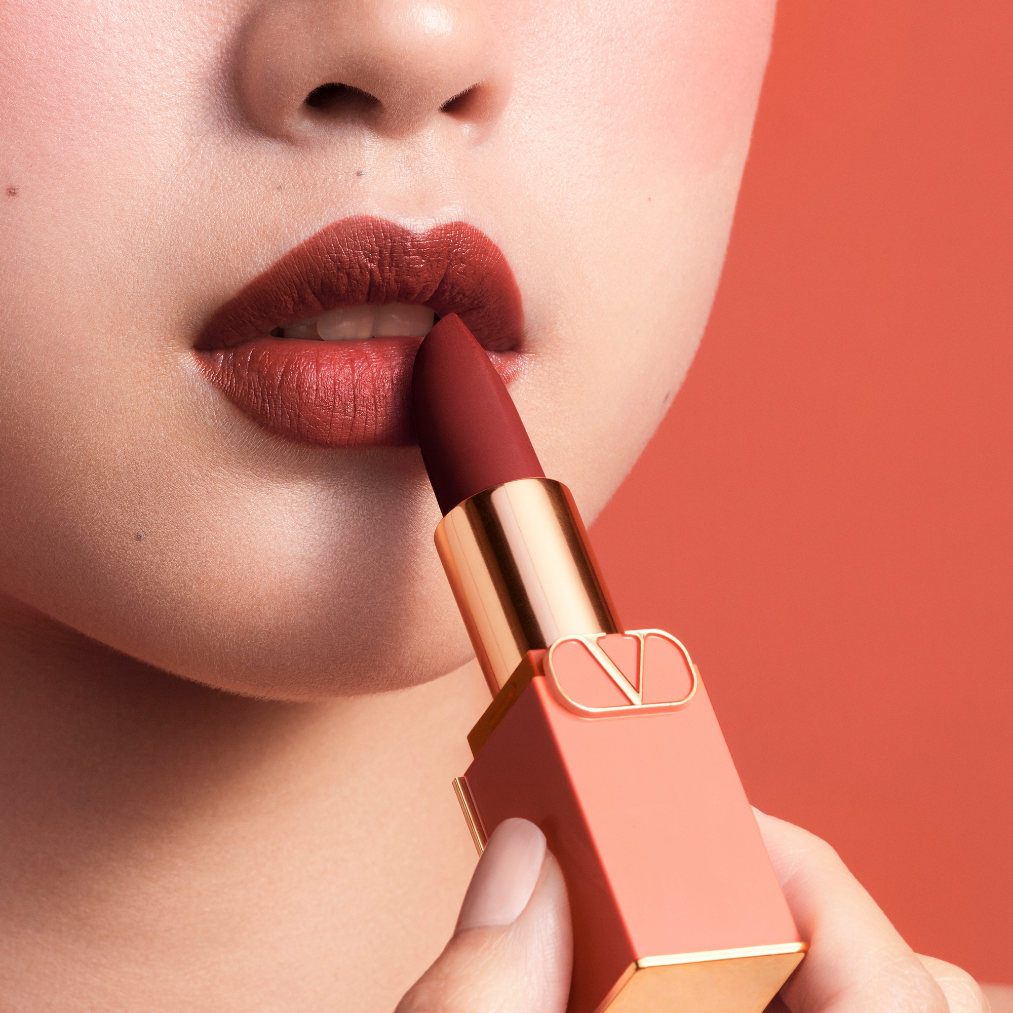 VALENTINO BEAUTY 限量版珊瑚橘色ROSSO VALENTINO高訂經典唇膏 #111A