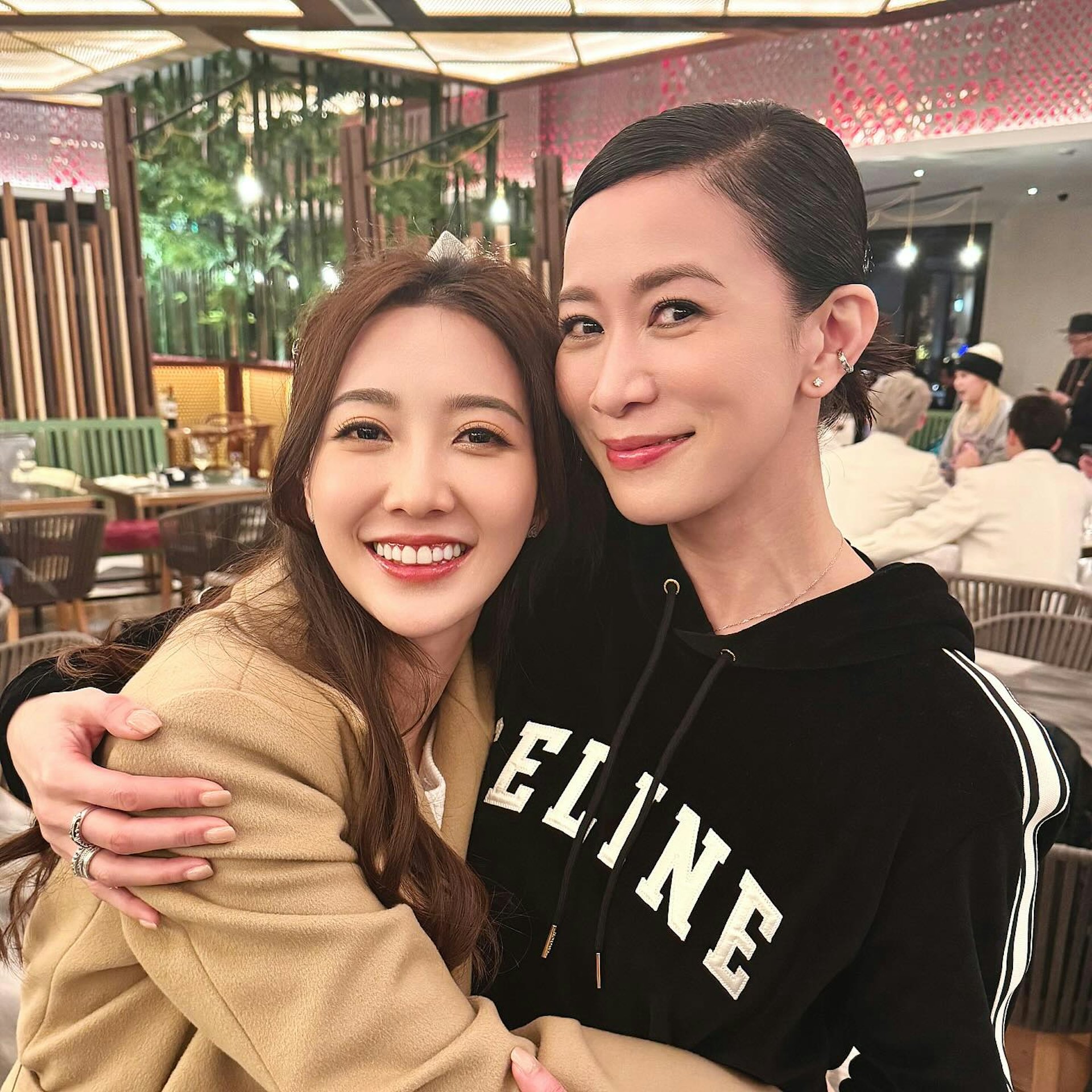 佘詩曼公開點名大讚何依婷。
