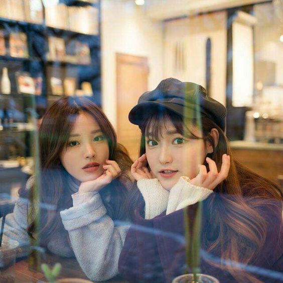 當我們被傷害或者感到生氣時，我們應該學會原諒並給予對方一個機會改正錯誤。