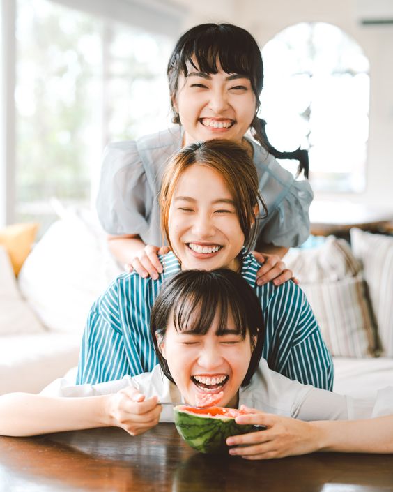 試著在關係中建立和拿捏剛剛好的邊界感,你們之間的友誼才能更美好和持久。