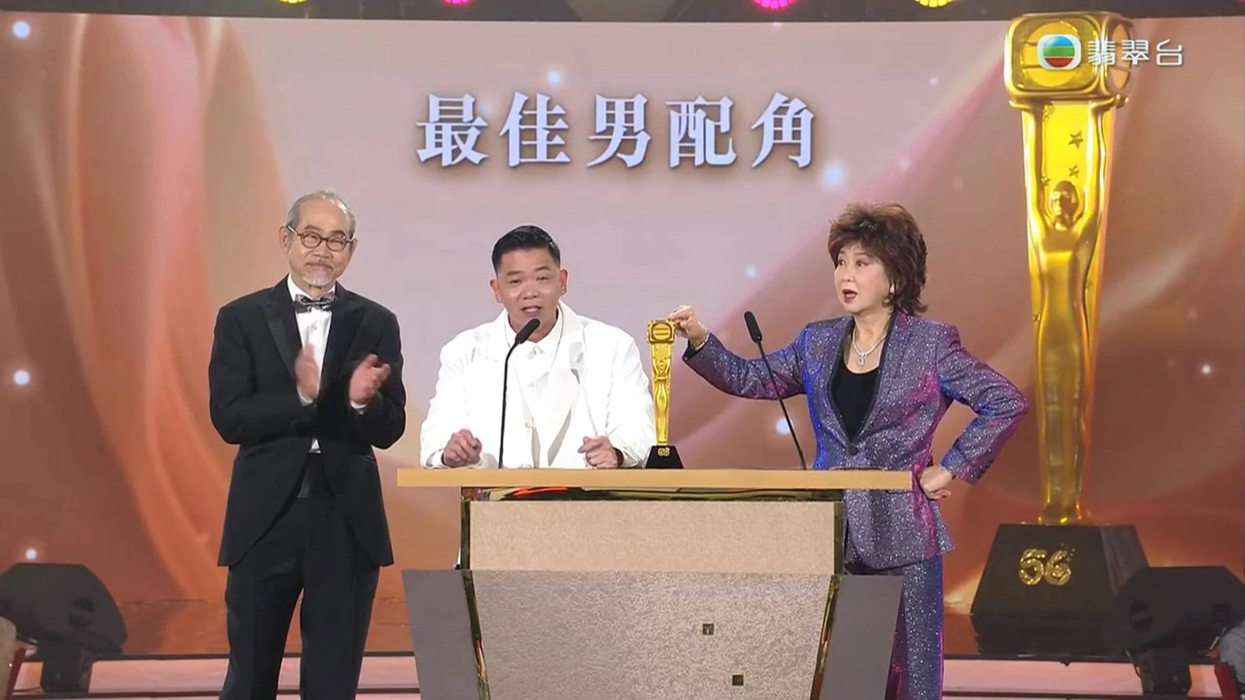 朱咪咪見林子善連外父外母都要多謝時，忍不住笑問「請問你嘅家族有幾多人」。