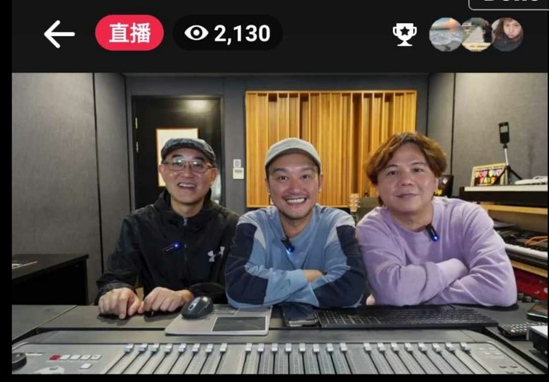 吳浩康接受YouTube節目《周五有周伍》訪問。