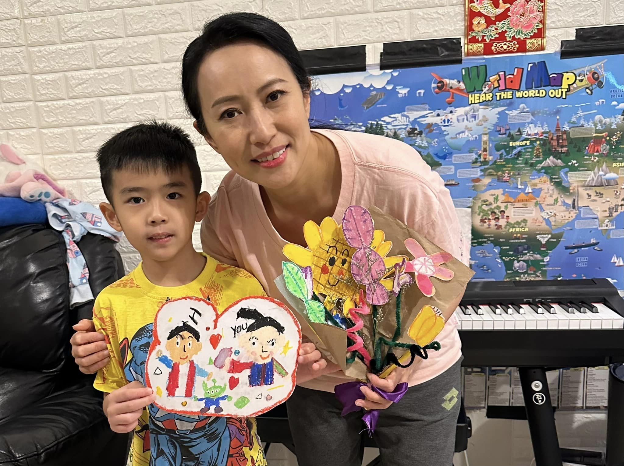 沈可欣因外表較成熟，25歲就被安排做媽媽角色。