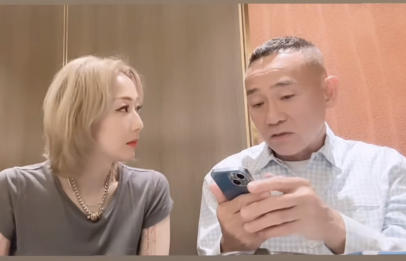 林保怡與鄭秀文是好友。