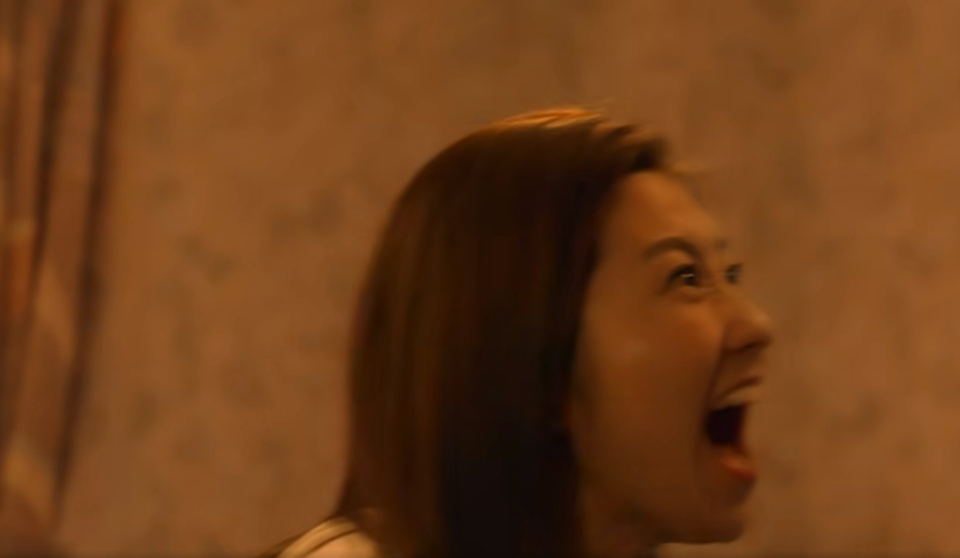 放盡喉嚨向「善仁」埋怨眼前一切「都係假架」