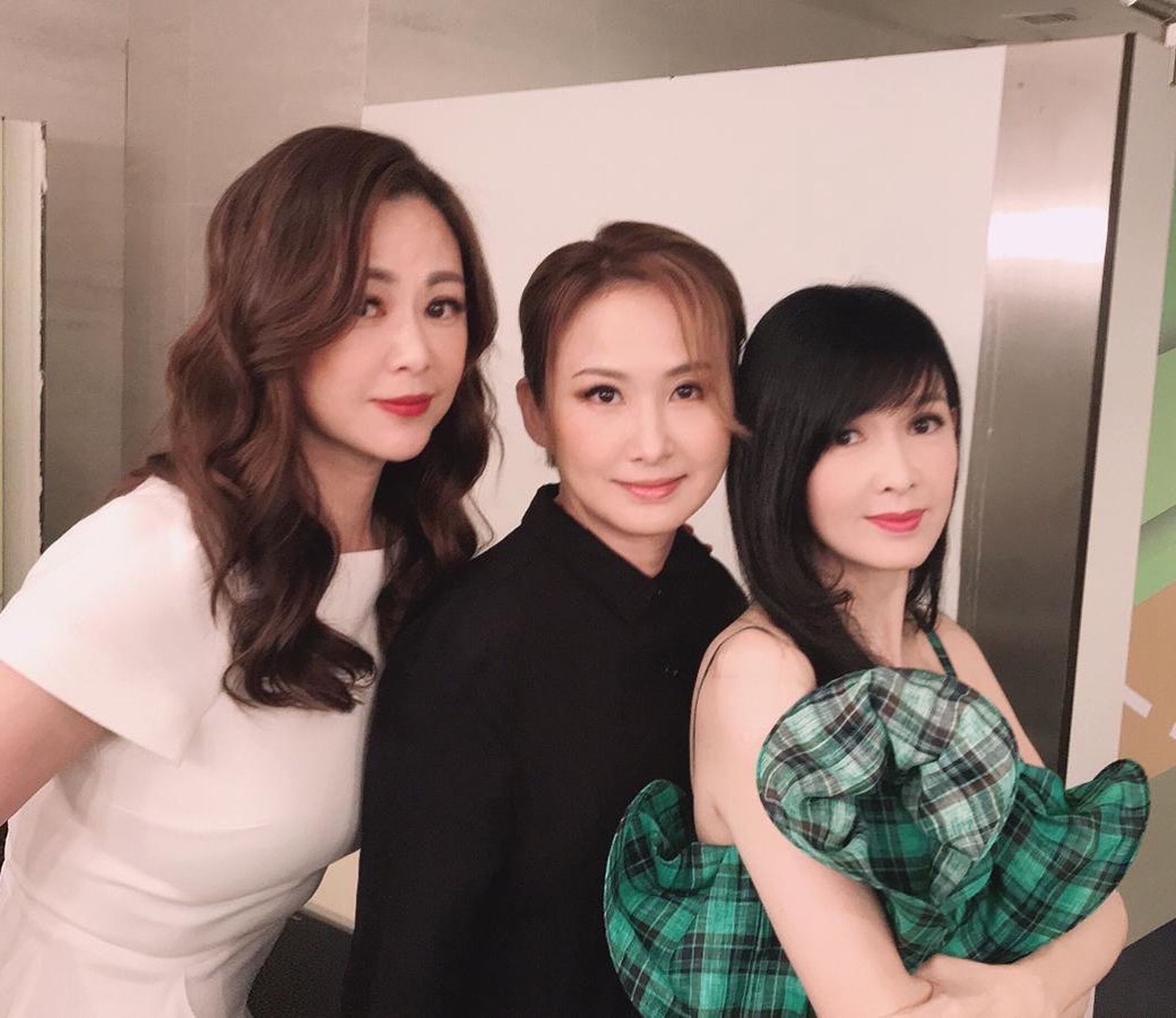 湯寶如與王馨平、周慧敏。