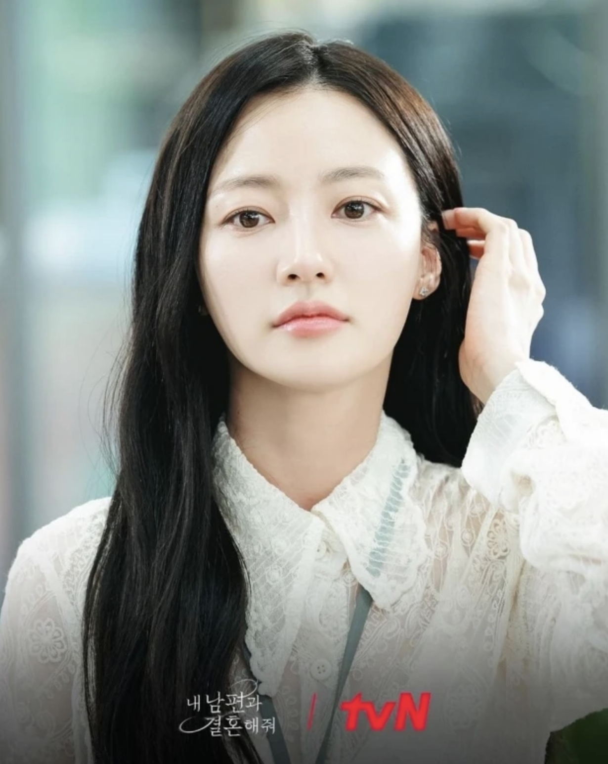 除了於清透裸妝，水潤又粉嫩的唇色亦大大提升清純與好感度