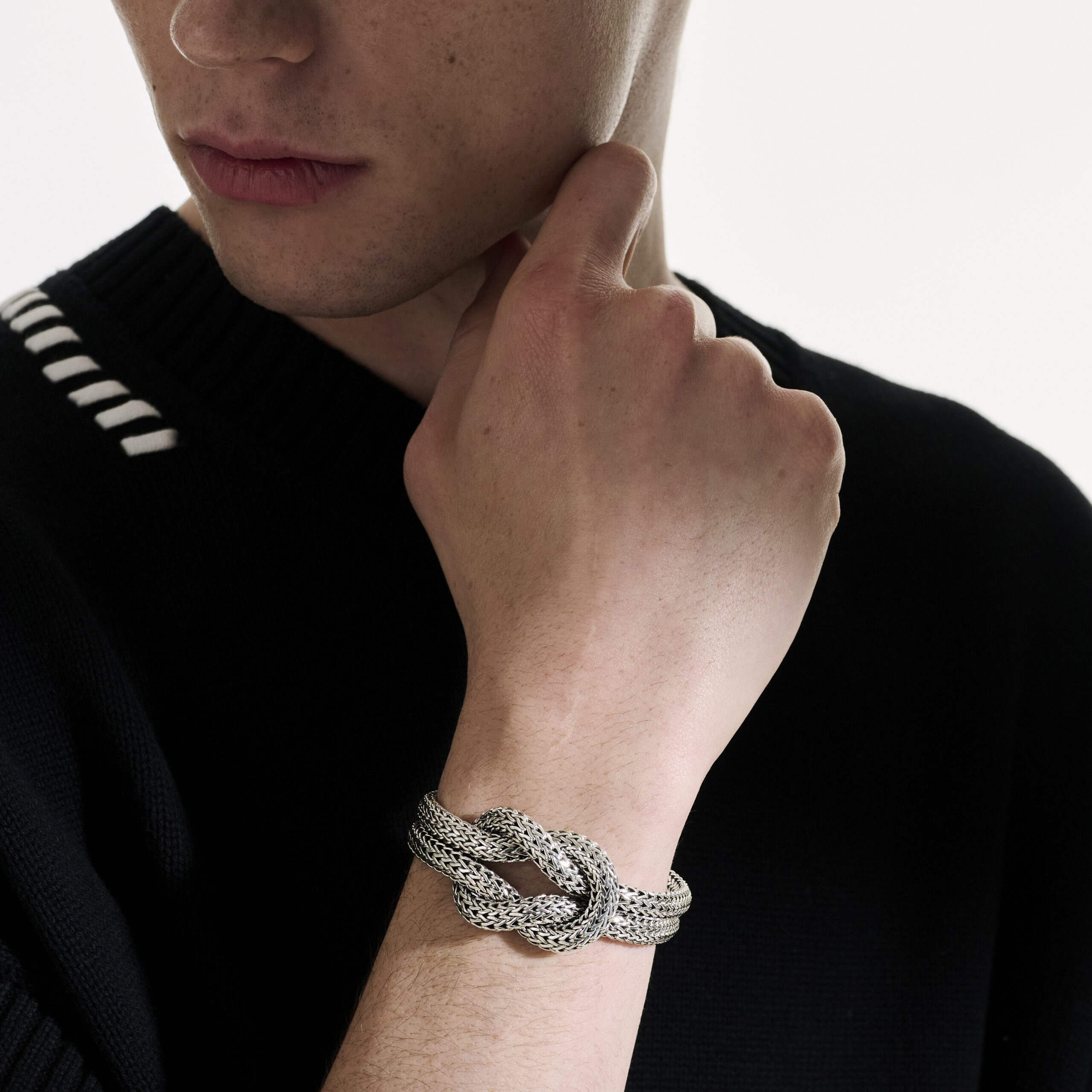 男生都適用，非常適合買來作情侶手鍊呢！