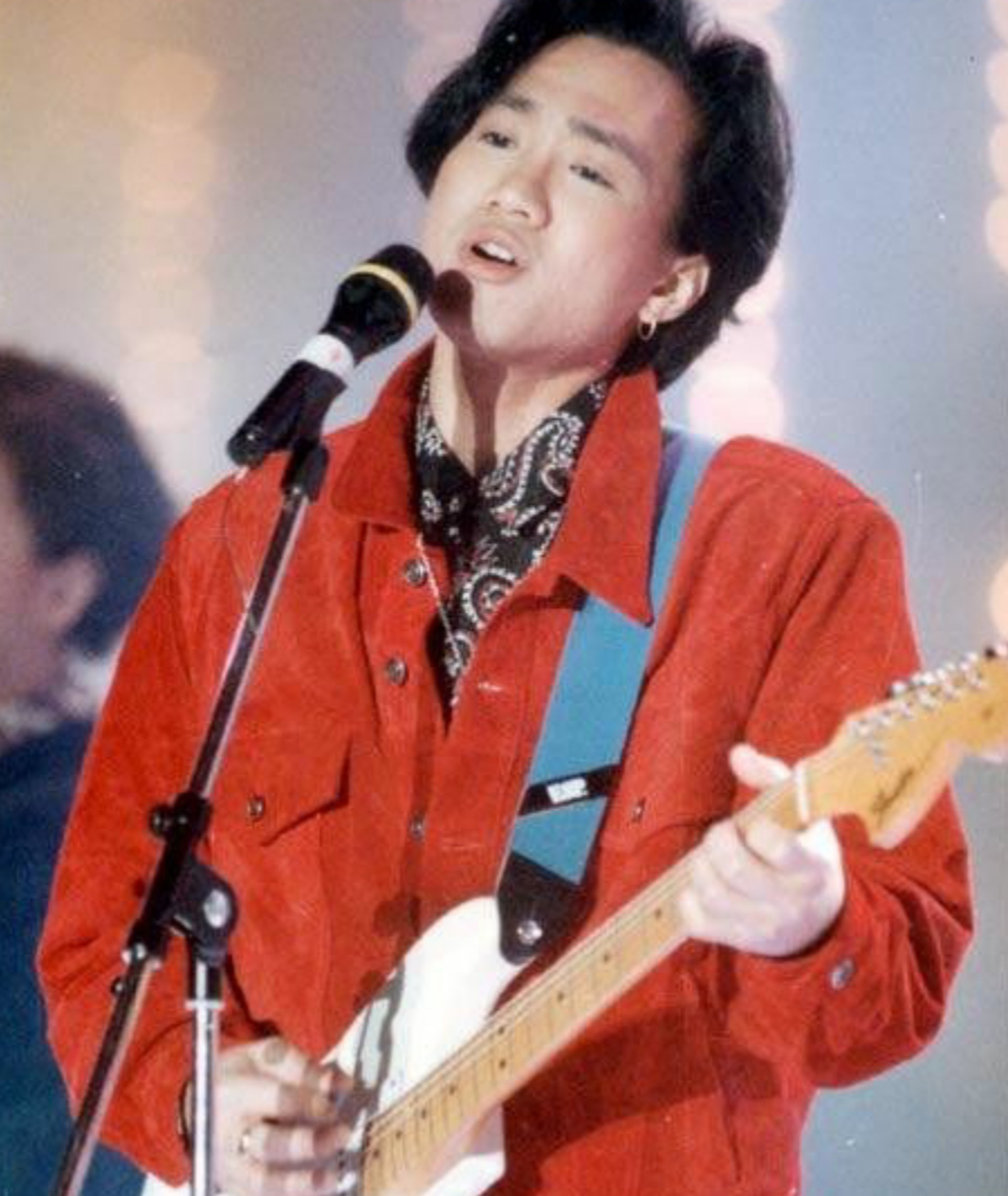 黃家駒墓地並非第一次被打擾。