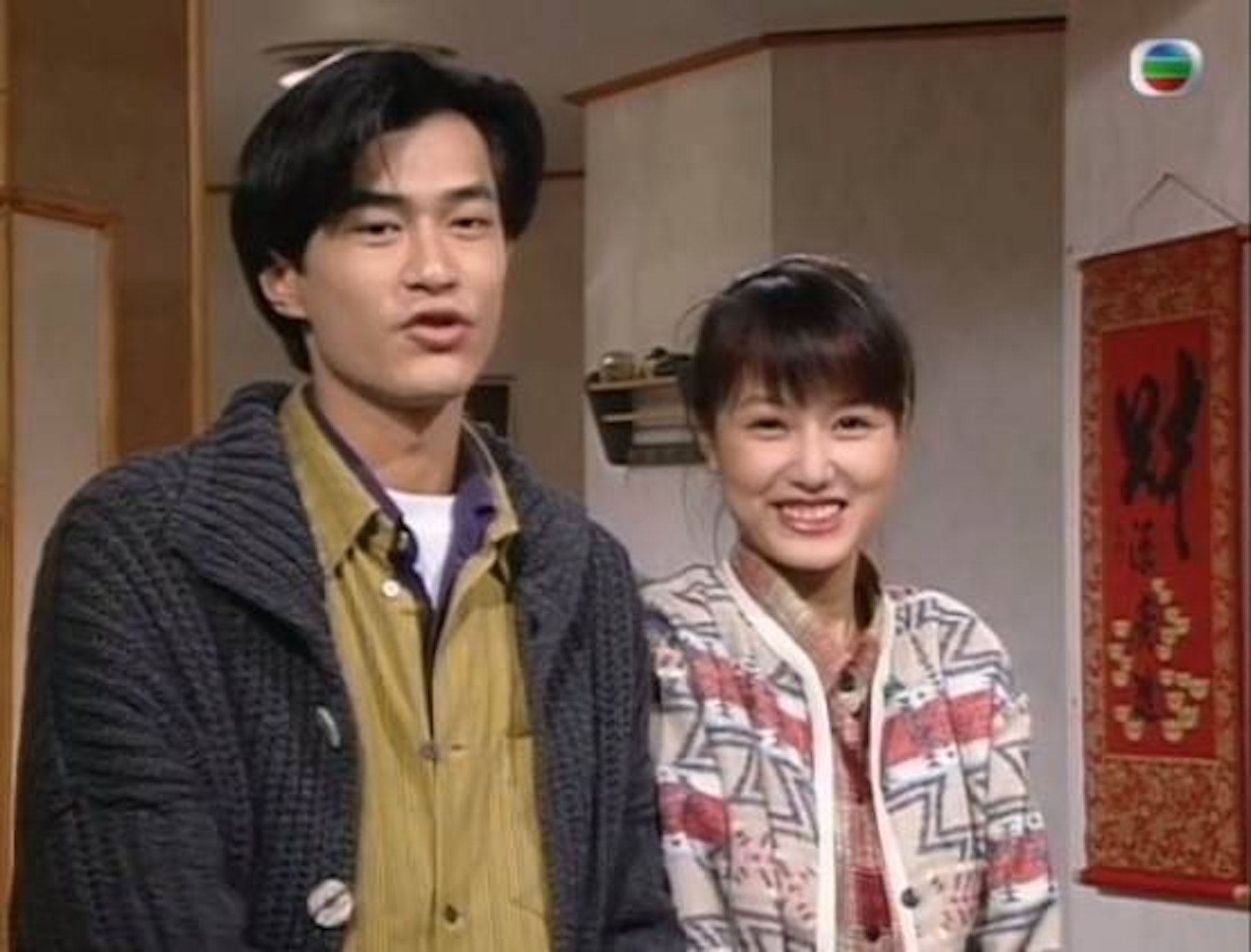 黃𨥈瑩入行後首部參演的劇集就是《餐餐有宋家》，更與古天樂擦出愛火。