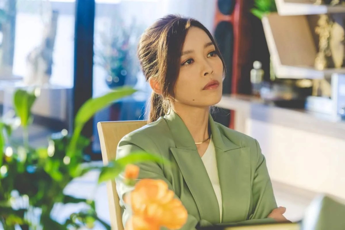 Gina一直深愛著Davey,願意為了他做任何事、忍受他在外面有不同的女人。
