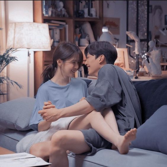 當兩個天秤座相遇時，他們往往會彼此依賴對方，而難以主動做出抉擇和決定。