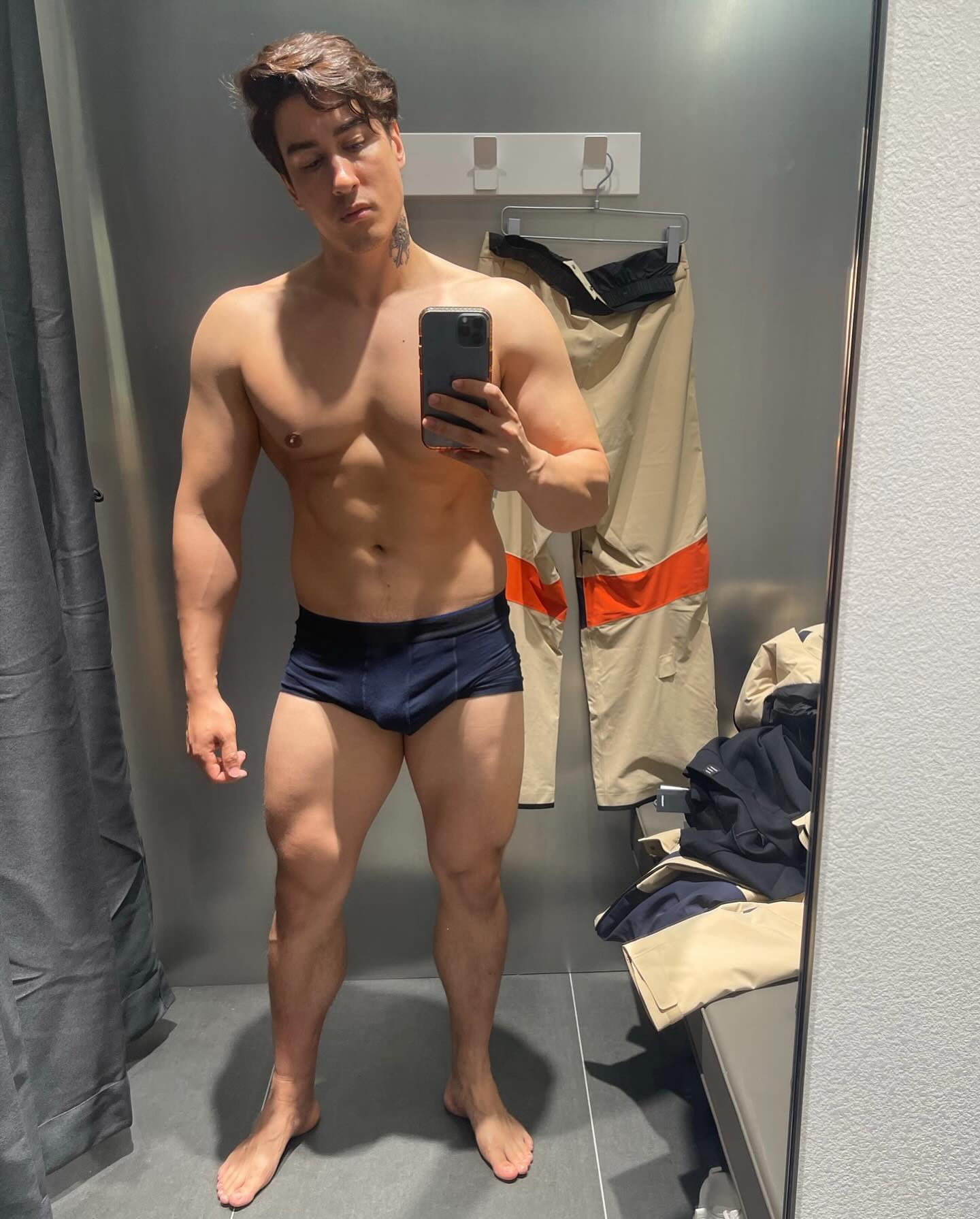 莫浩峰練出一身健碩身材。