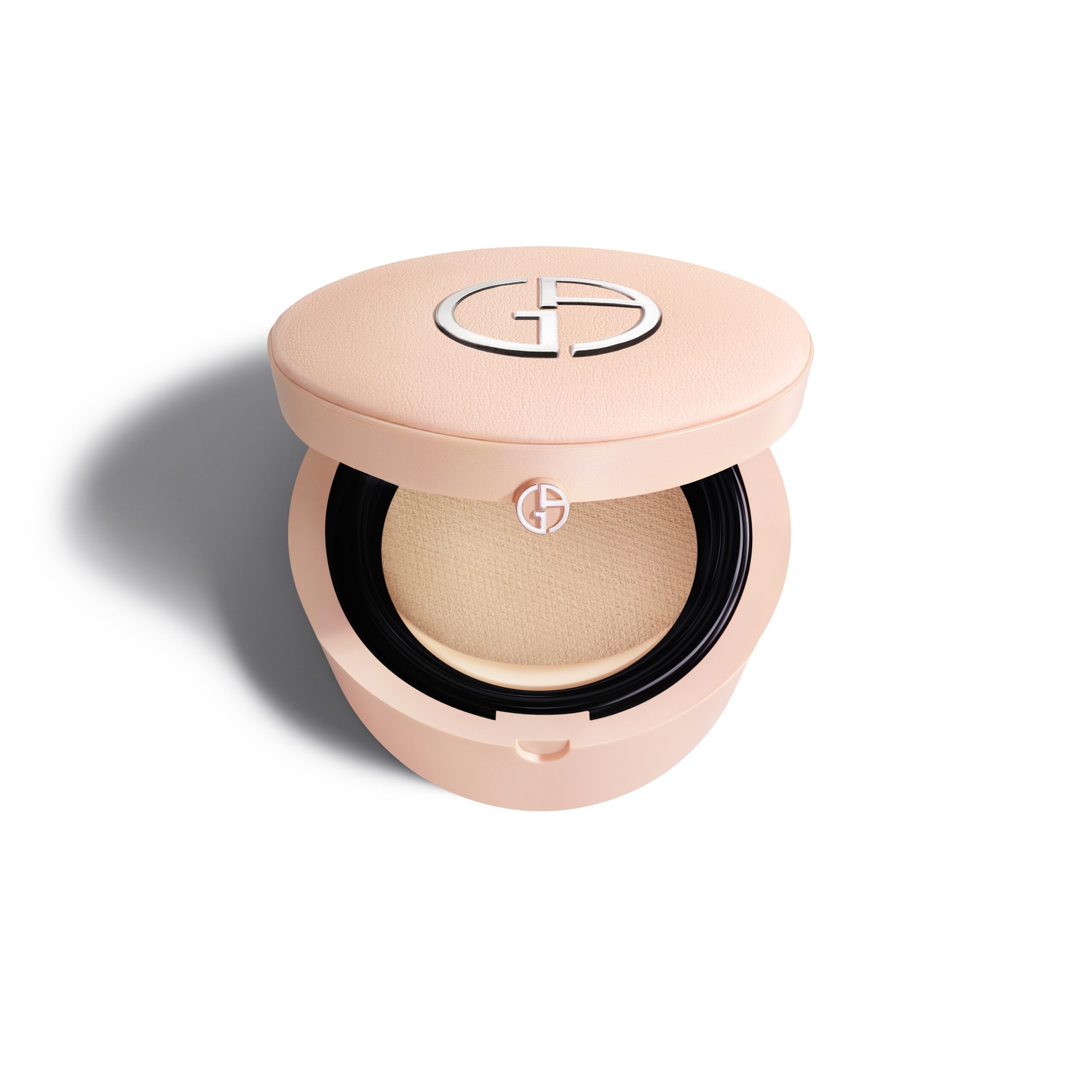 ARMANI beauty ARMANI TO GO絲光輕透氣墊修護粉底- 絲光輕透氣墊修護粉底補充裝 $440;NUDE MANIA高訂裸粉粉盒 $240