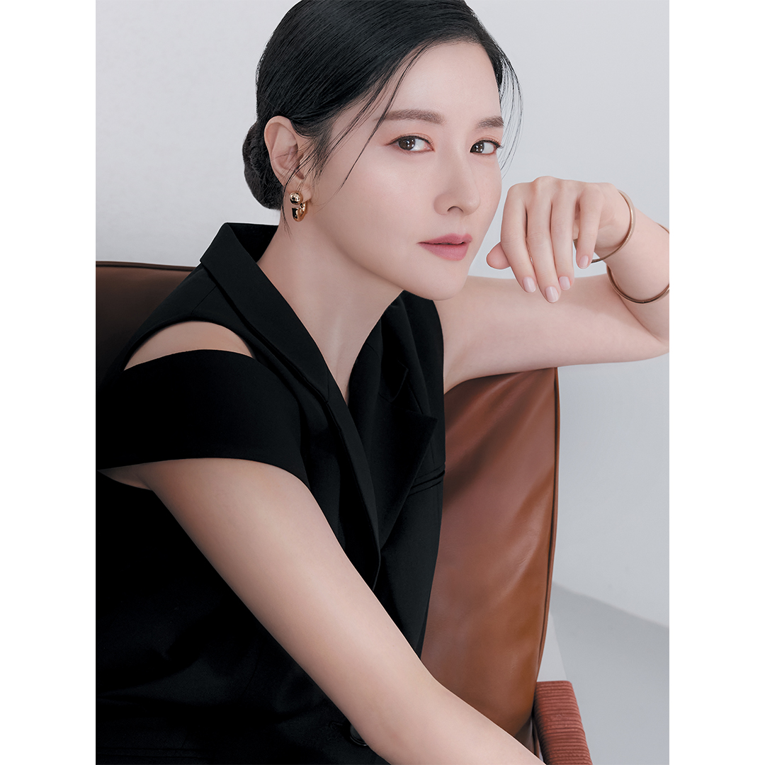 The history of Whoo品牌代言人李英愛恍如現代版的皇后,每次現身,容光煥發的外貌總是帶來無盡驚喜。