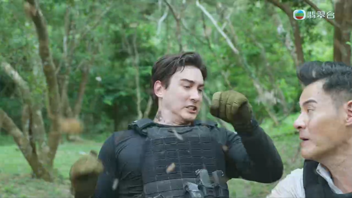 外籍演員成功搶fo。