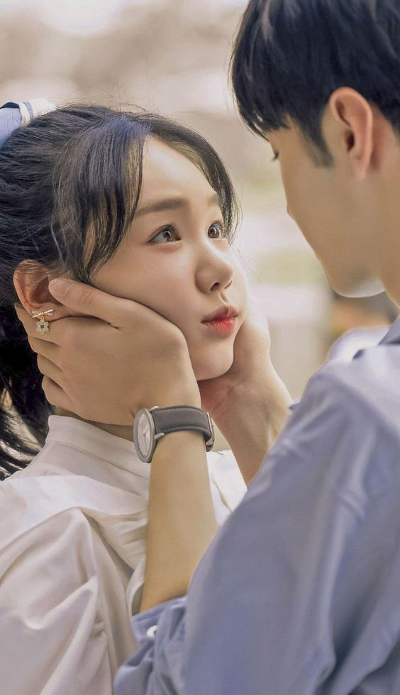 有時候，朋友關係一開始就帶有一絲曖昧。