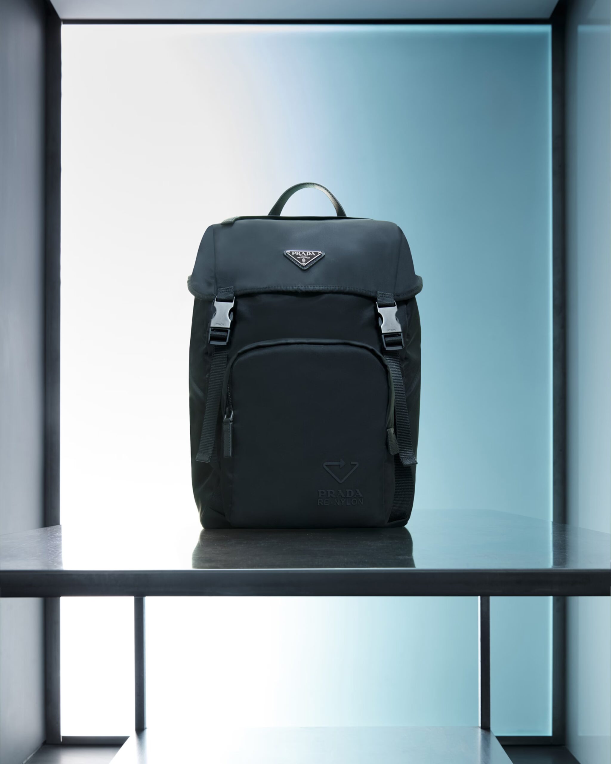 Prada Re-Nylon 系列完全以ECONYL®再生尼龍製成。