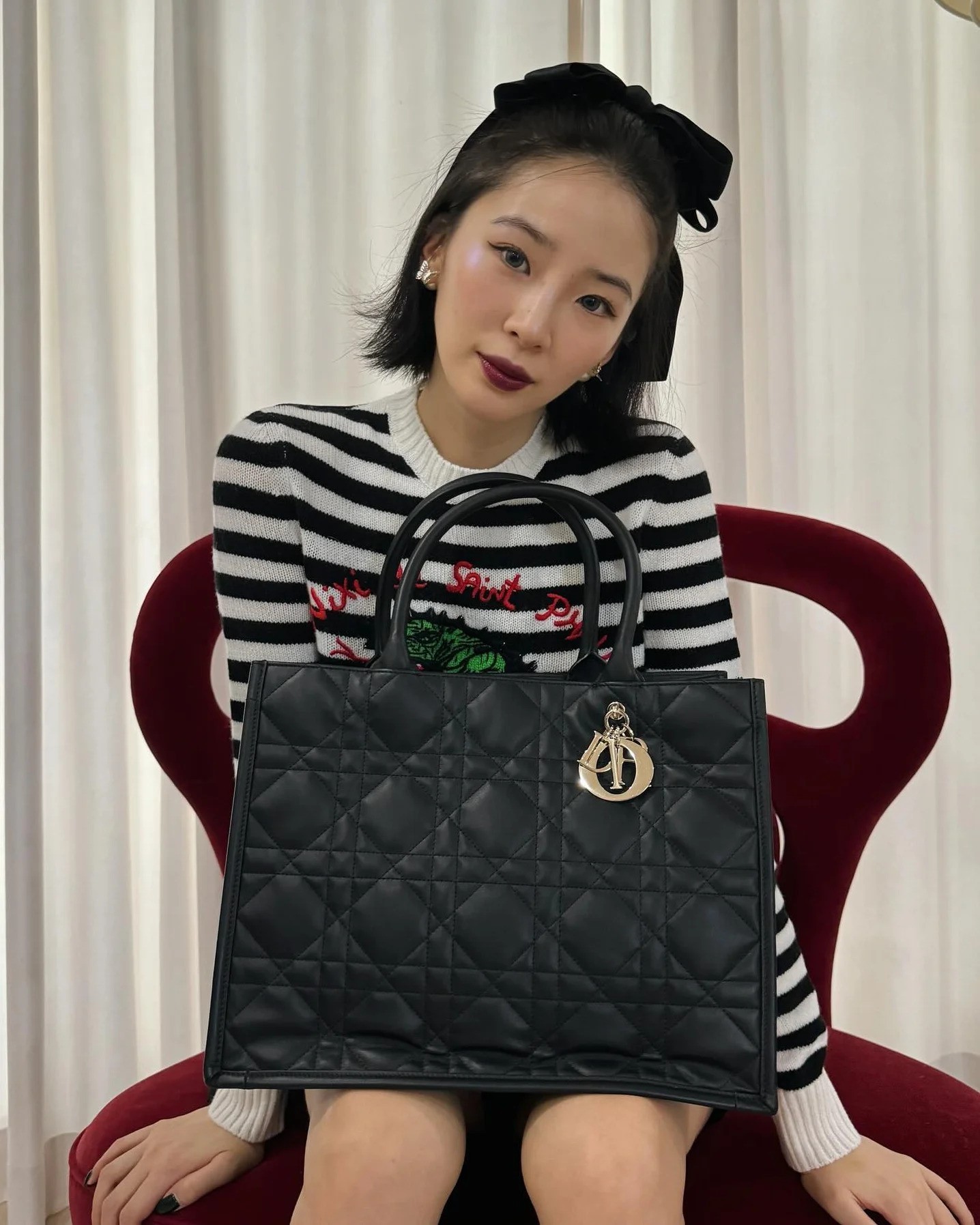 嶄新比例重新詮釋經典的cannage藤格紋圖案。