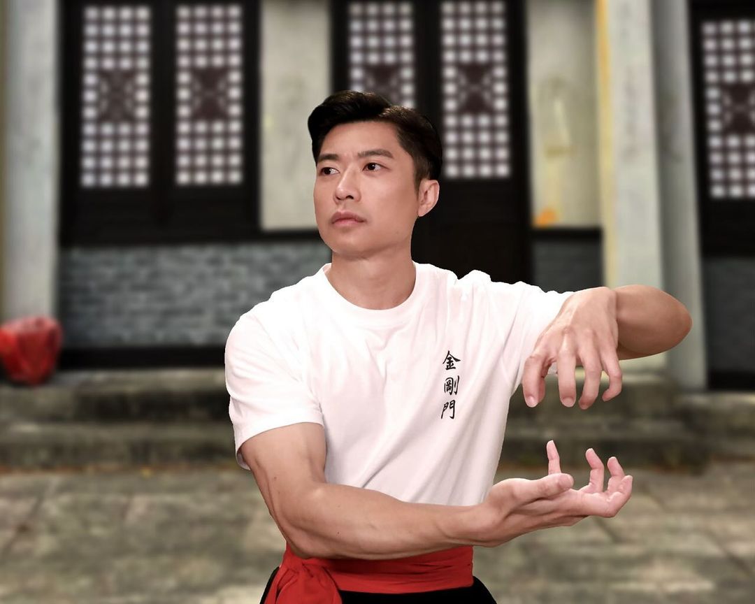 Terry不但人品純厚老實，用情專一，更是一名肌肉猛男。