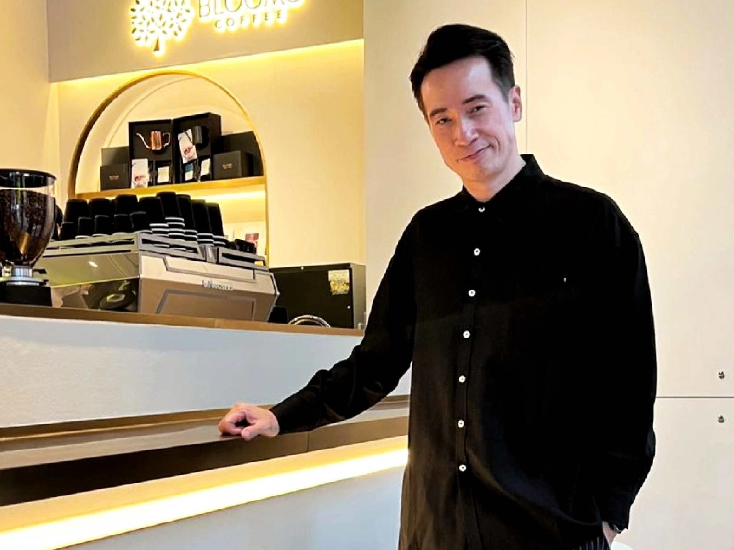 陳豪逆市擴充開咖啡分店,日前就在中環街市開新店,成為6店老闆!