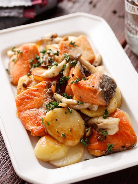 魚類含有Omega-3脂肪酸，可以改善乾眼症的症狀。