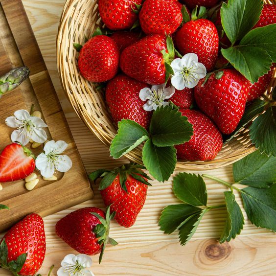 士多啤梨含有豐富的維他命C及多種植化素,可以改善乾燥膚質、預防雀斑。