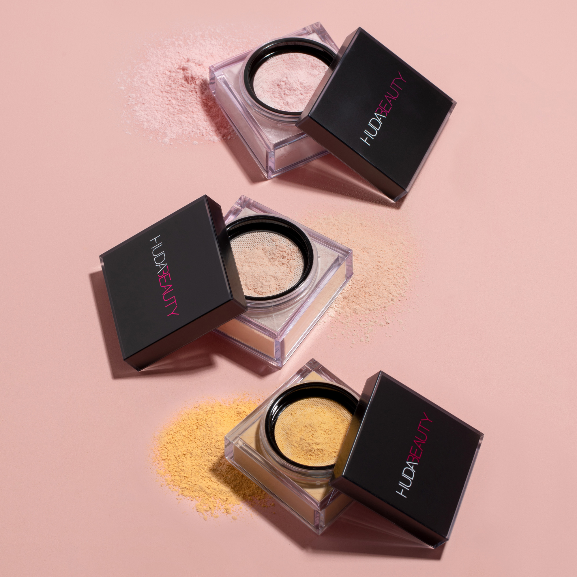 HUDA BEAUTY輕透紗光柔膚蜜粉 HK$345