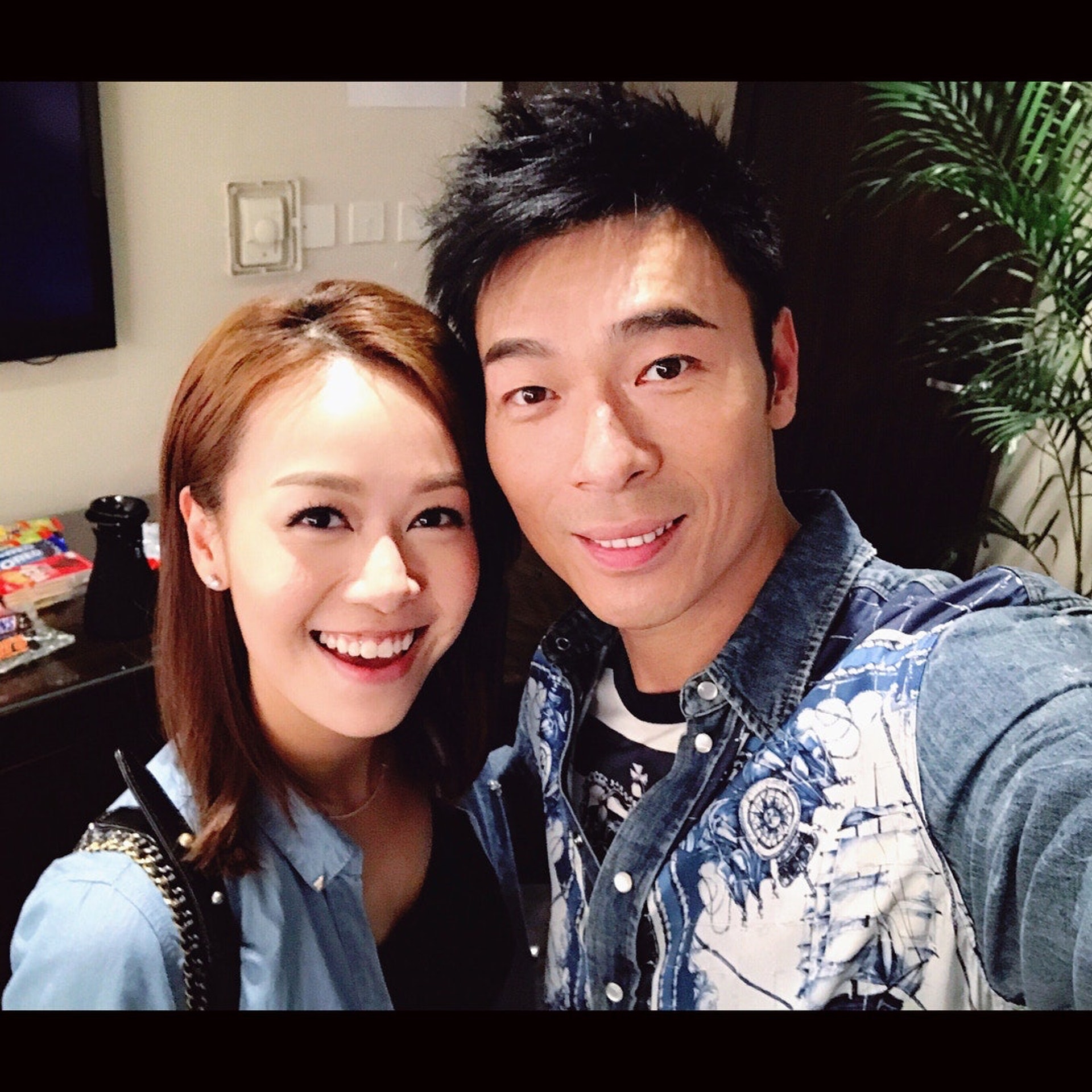 許志安與黃心穎偷食被斷正。