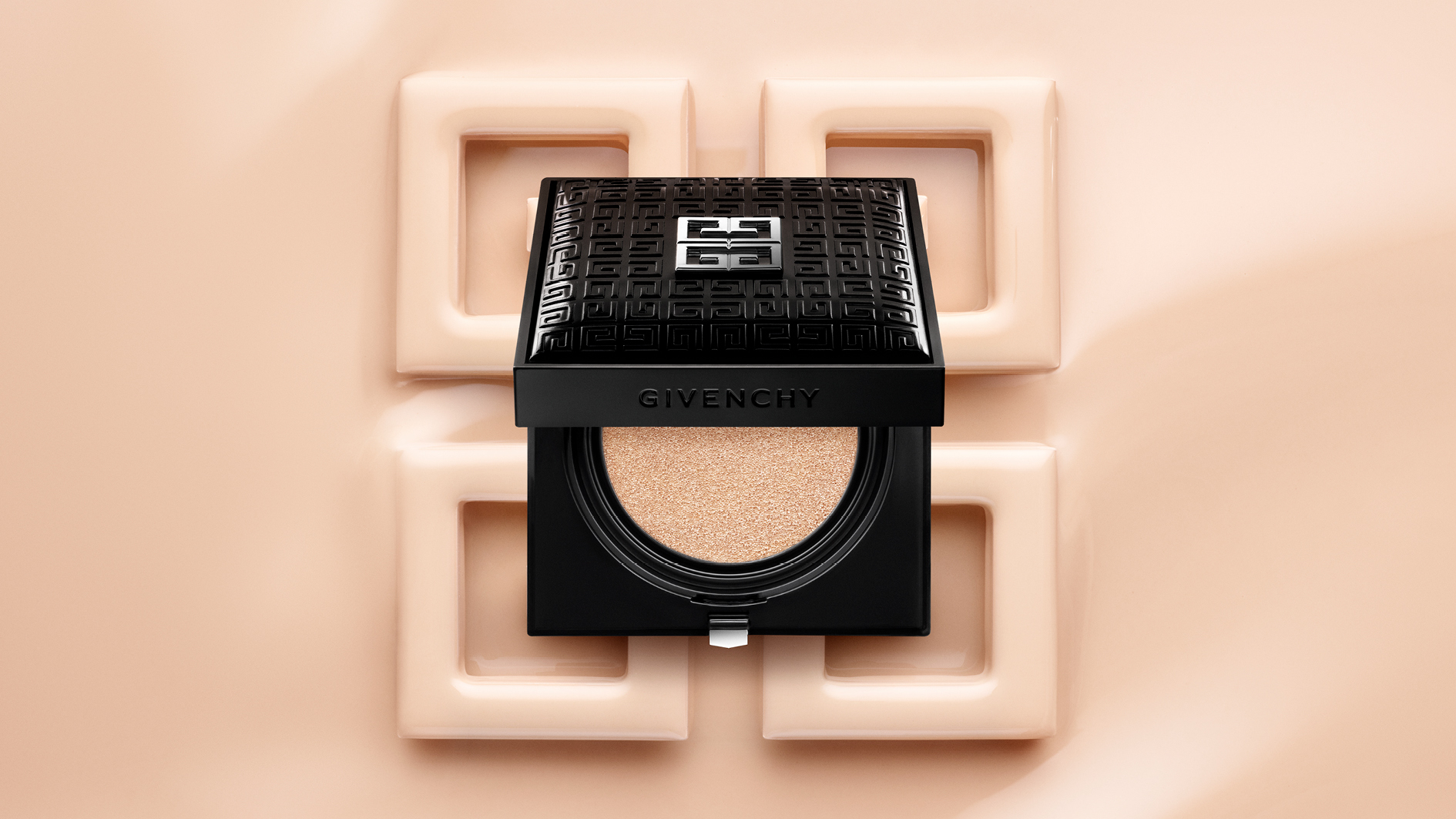 GIVENCHY高級訂製稜鏡柔光氣墊SPF45 PA+++ HK$660