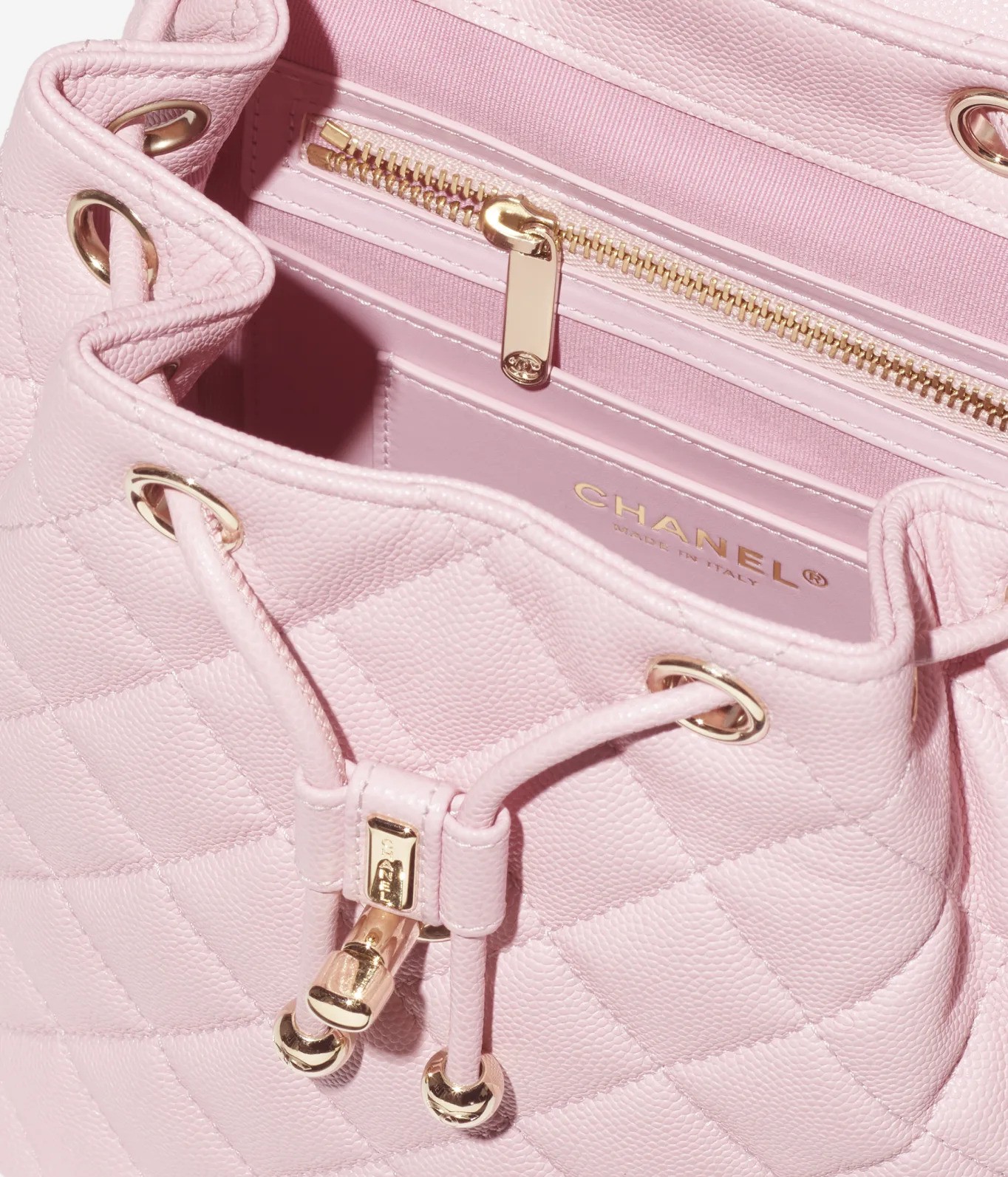 背囊內有暗袋。