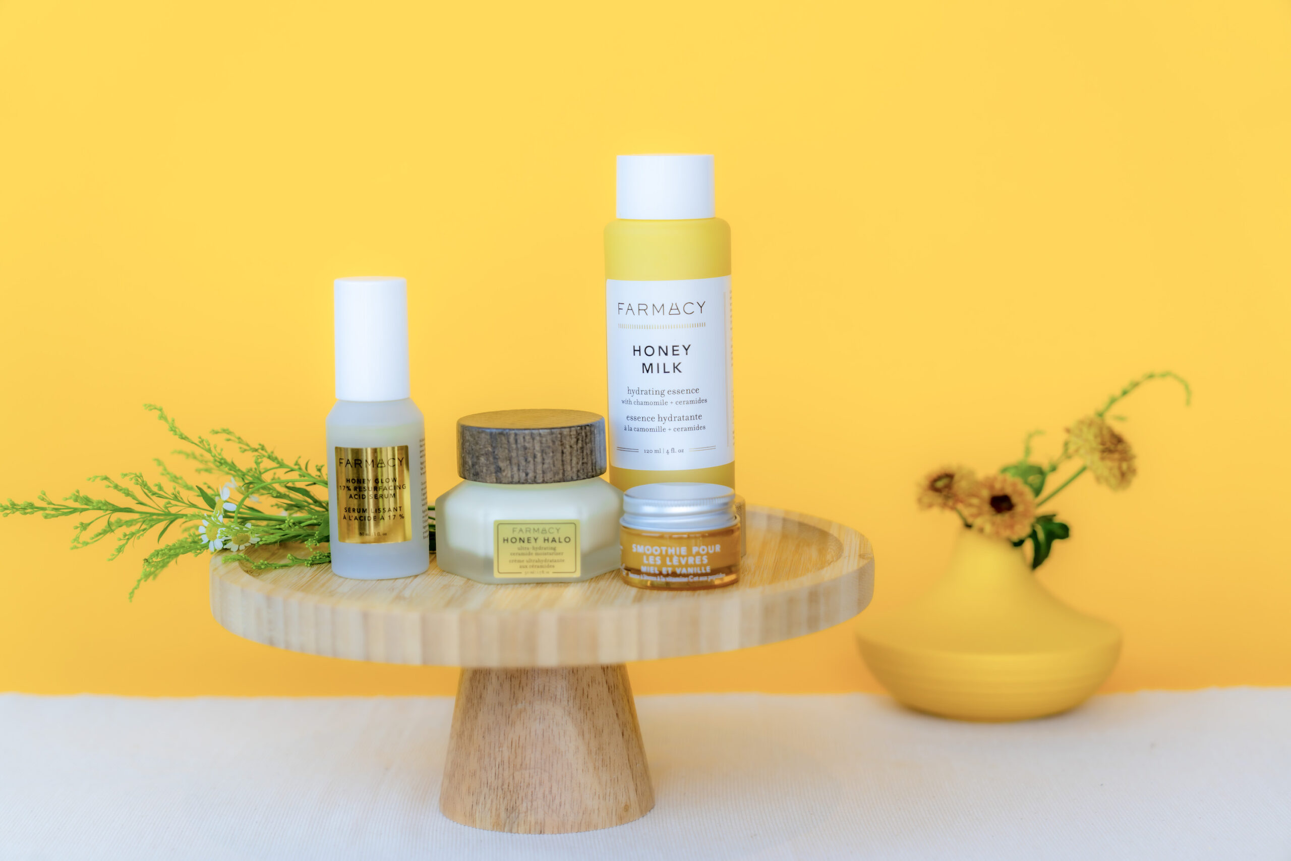 每份套餐可獲贈總值HK$300的「Bee Your Skin! 蜂蜜基礎護膚套裝」