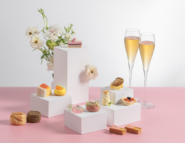 酒店的Garden Lounge與日本護膚美妝品牌IPSA聯手呈獻「花漾盛放」下午茶。