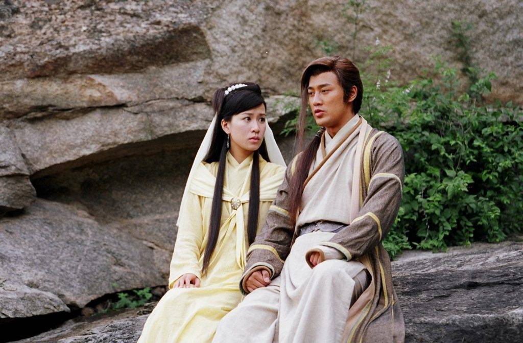 兩人第一部合作做情侶的作品為《覆雨翻雲》。